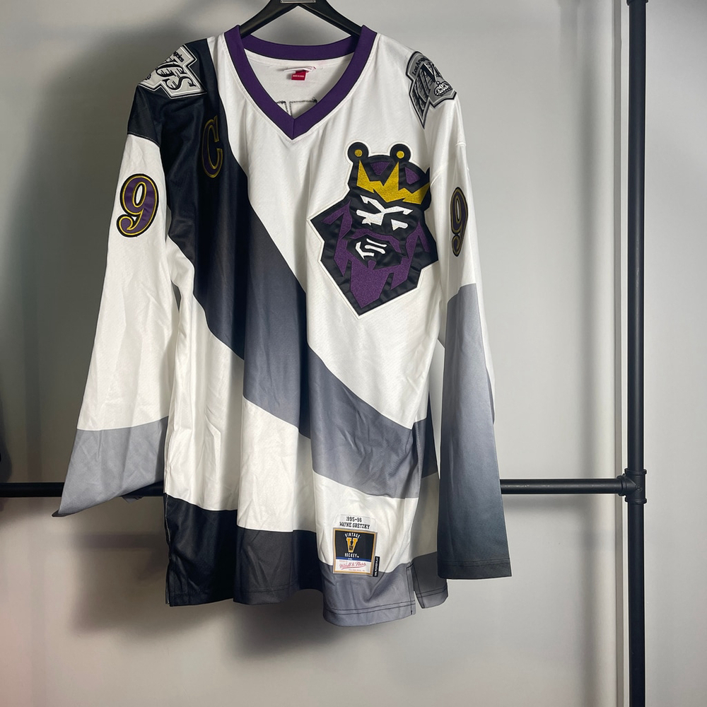 Men's Mitchell & Ness Los Angeles Kings Gretzky Jersey size XLT or 2XLB